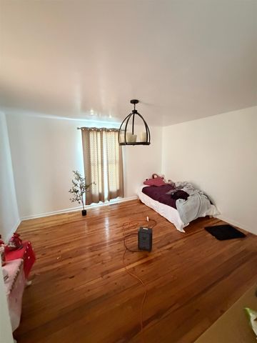 4 Arkmain Street, Spartanburg, SC 29306