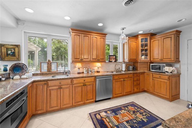 1722 NORTH DRIVE, Sarasota, FL 34239