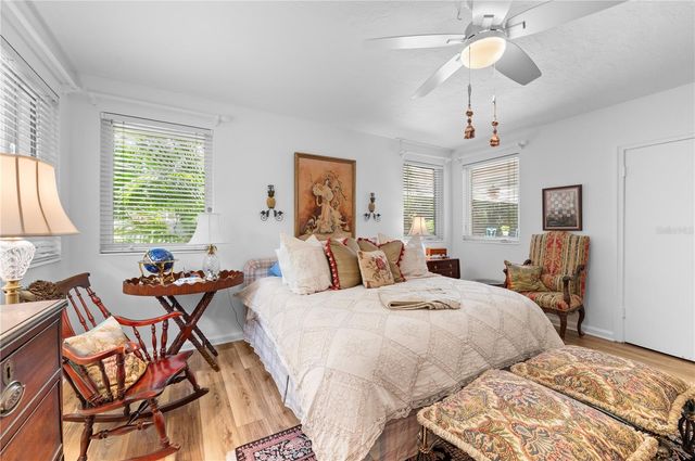 1722 NORTH DRIVE, Sarasota, FL 34239