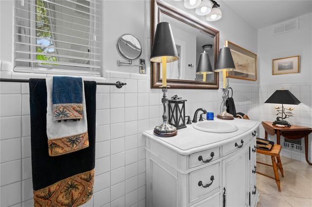 1722 NORTH DRIVE, Sarasota, FL 34239