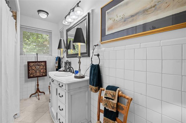 1722 NORTH DRIVE, Sarasota, FL 34239