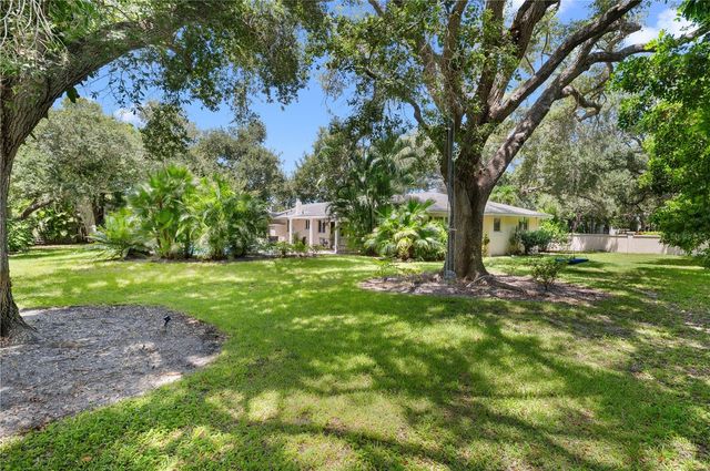 1722 NORTH DRIVE, Sarasota, FL 34239