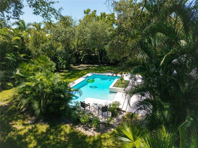1722 NORTH DRIVE, Sarasota, FL 34239