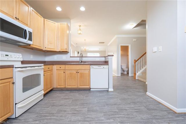 4022 Holston CT, Suffolk, VA 23435
