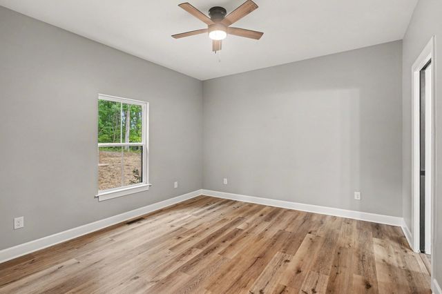 888 Pack Rd, White Bluff, TN 37187