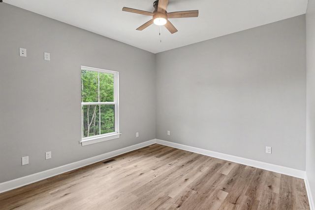 888 Pack Rd, White Bluff, TN 37187