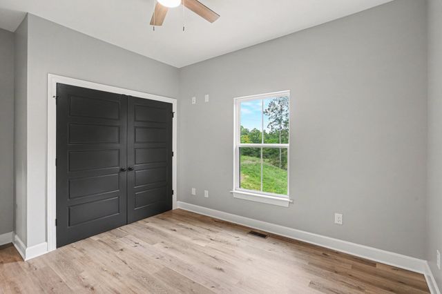 888 Pack Rd, White Bluff, TN 37187
