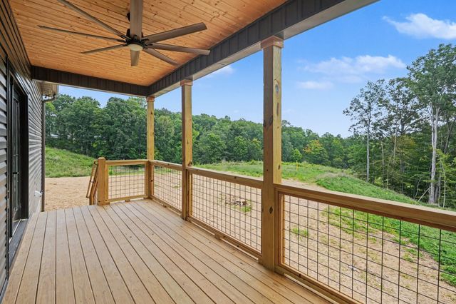 888 Pack Rd, White Bluff, TN 37187