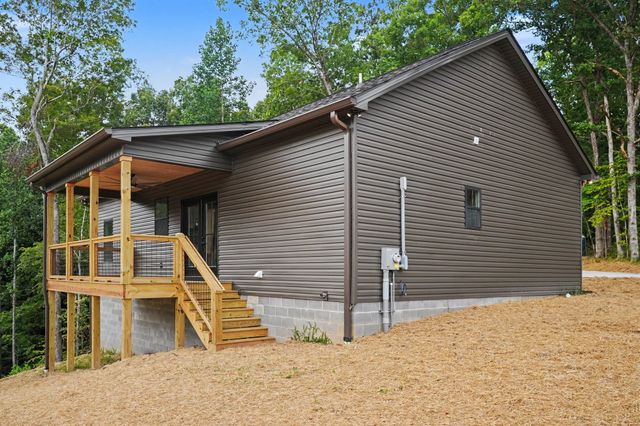 888 Pack Rd, White Bluff, TN 37187