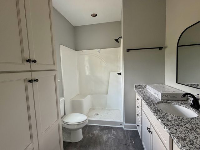 888 Pack Rd, White Bluff, TN 37187