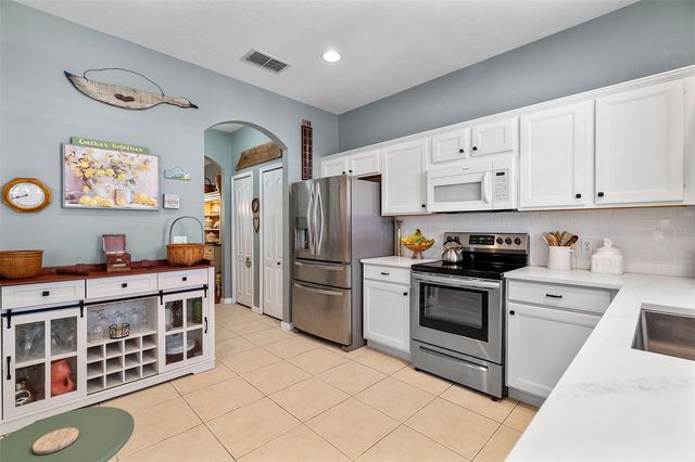 7134 FIVE OAKS DR 4B, St Cloud, FL 34773
