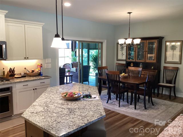 1052 Porter Creek Drive, Franklin, NC 28734