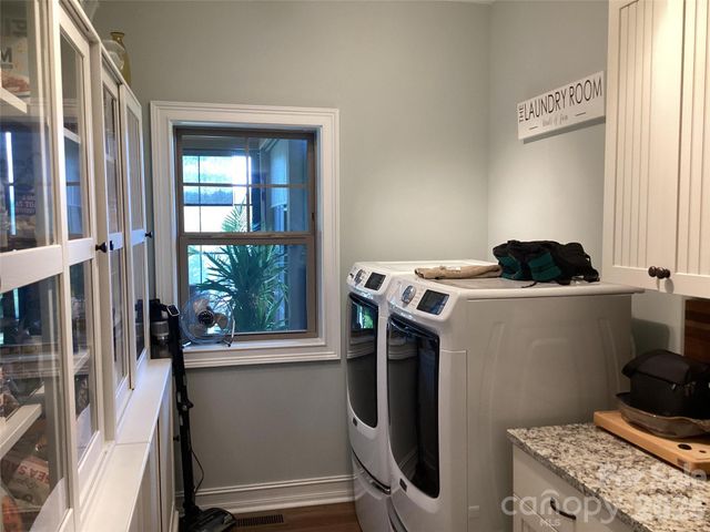 1052 Porter Creek Drive, Franklin, NC 28734