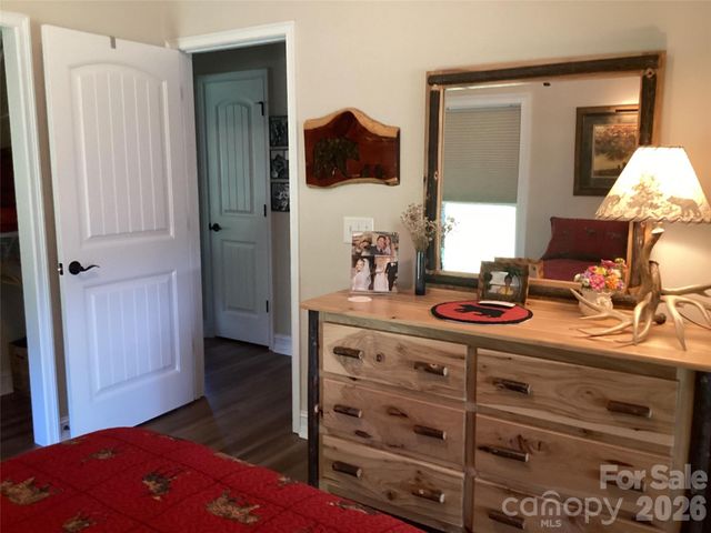 1052 Porter Creek Drive, Franklin, NC 28734