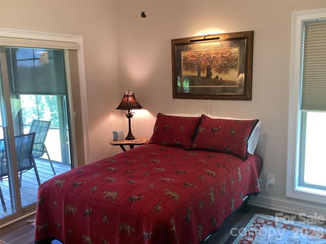 1052 Porter Creek Drive, Franklin, NC 28734