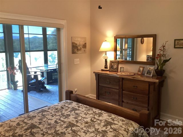 1052 Porter Creek Drive, Franklin, NC 28734