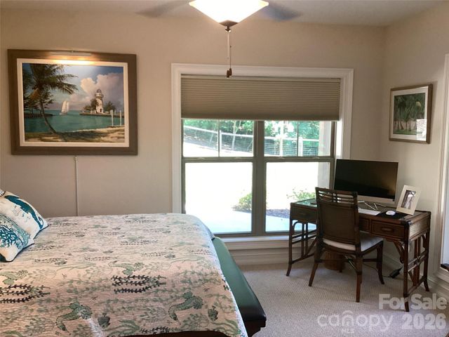 1052 Porter Creek Drive, Franklin, NC 28734