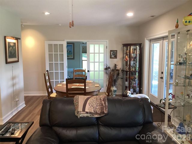 1052 Porter Creek Drive, Franklin, NC 28734