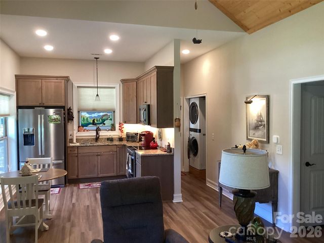 1052 Porter Creek Drive, Franklin, NC 28734