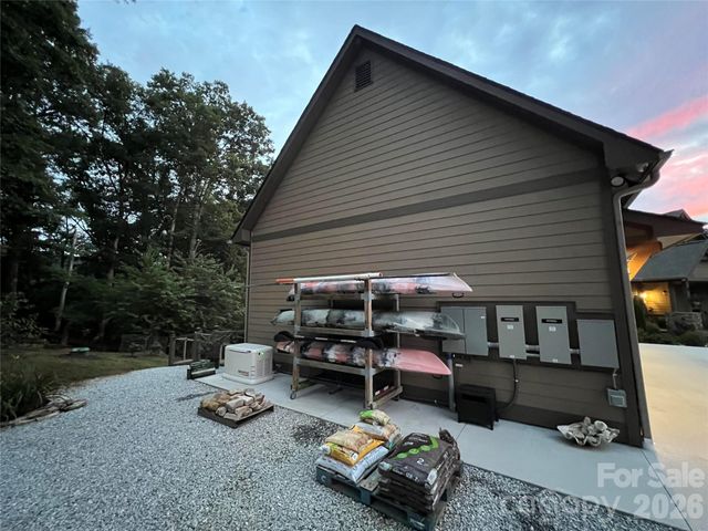 1052 Porter Creek Drive, Franklin, NC 28734