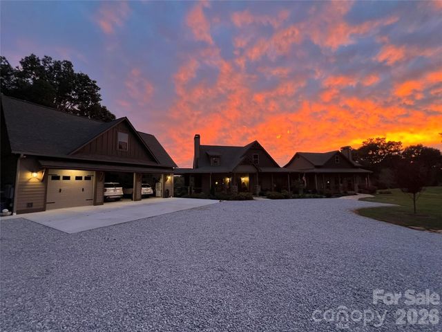 1052 Porter Creek Drive, Franklin, NC 28734