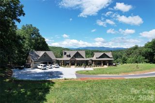 1052 Porter Creek Drive, Franklin, NC 28734