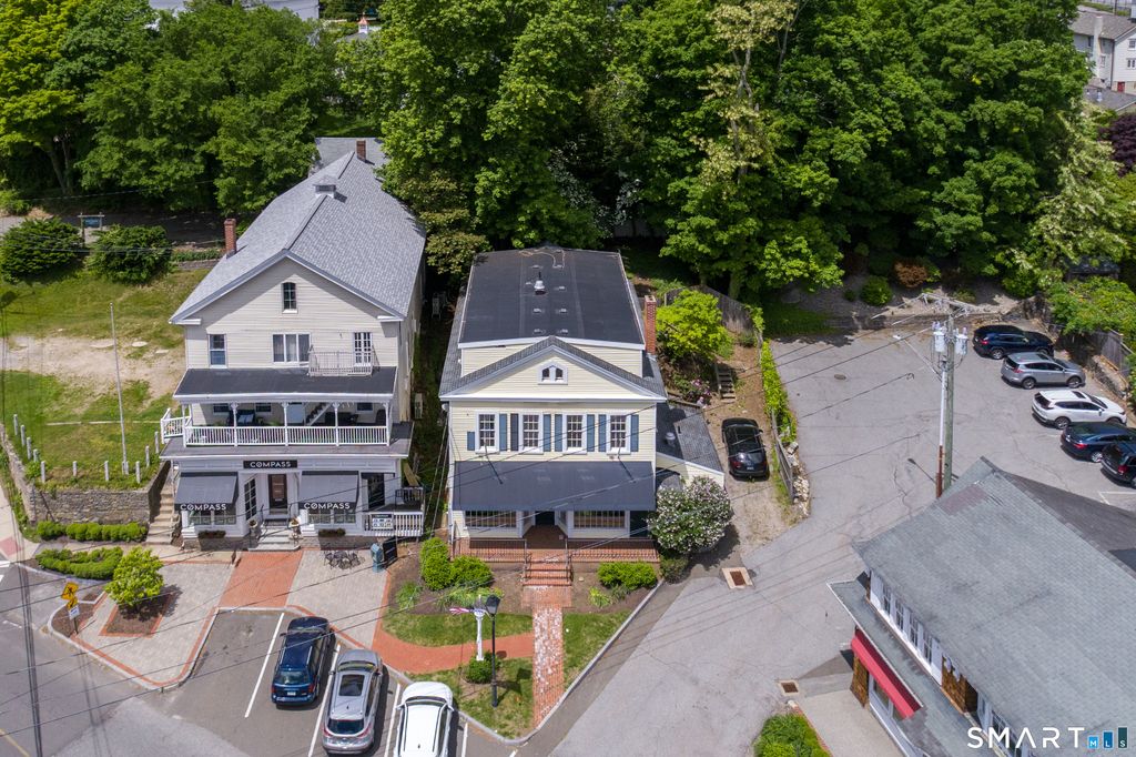 3 Essex Square, Essex, CT 06426