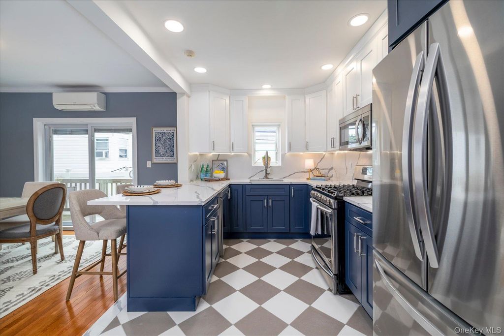 7 Vinton Street, Long Beach, NY 11561 — photo 4