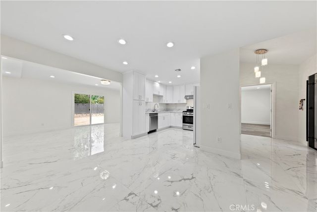 8832 Odessa Ave, North Hills, CA 91343