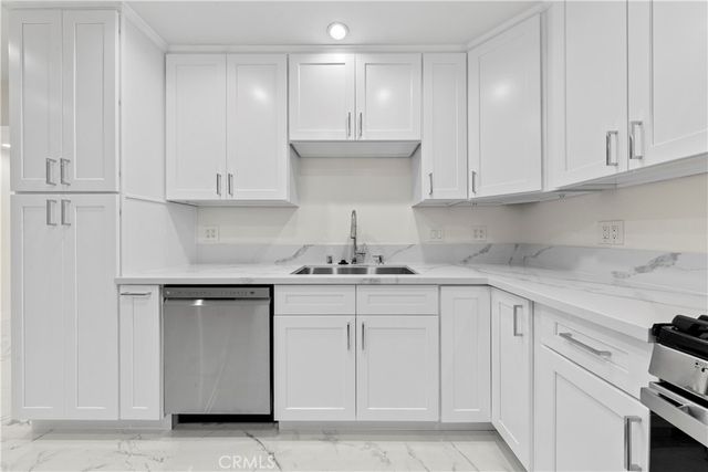 8832 Odessa Ave, North Hills, CA 91343