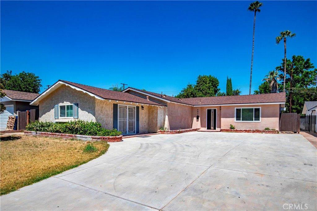 8832 Odessa Ave, North Hills, CA 91343