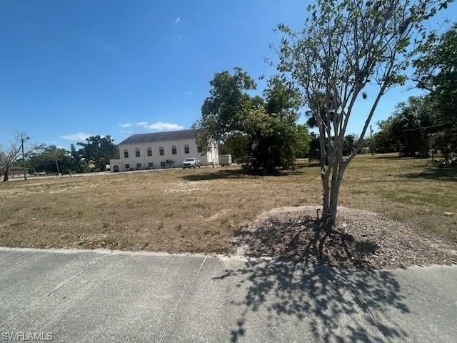 2756 Dr Martin Luther King Jr BLVD, Fort Myers, FL 33916