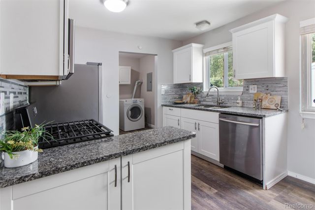 15768 Wendy Street, Taylor, MI 48180