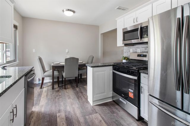 15768 Wendy Street, Taylor, MI 48180
