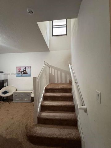 772 NE 191st Ter 772, Miami, FL 33179