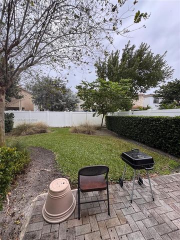 772 NE 191st Ter 772, Miami, FL 33179