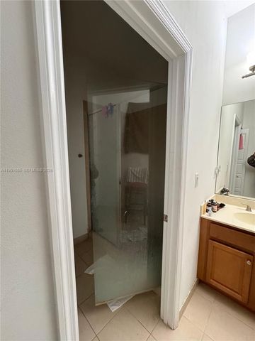 772 NE 191st Ter 772, Miami, FL 33179