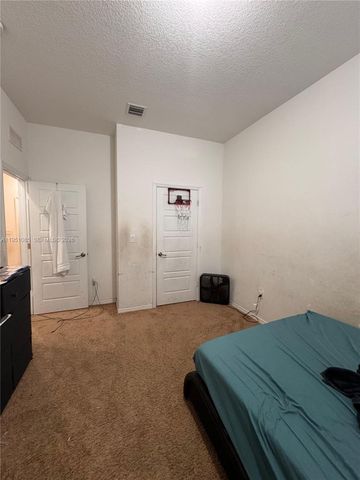 772 NE 191st Ter 772, Miami, FL 33179