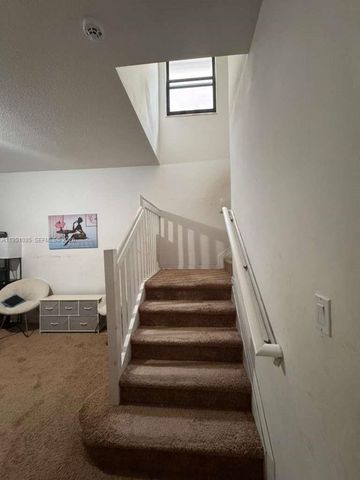 772 NE 191st Ter 772, Miami, FL 33179