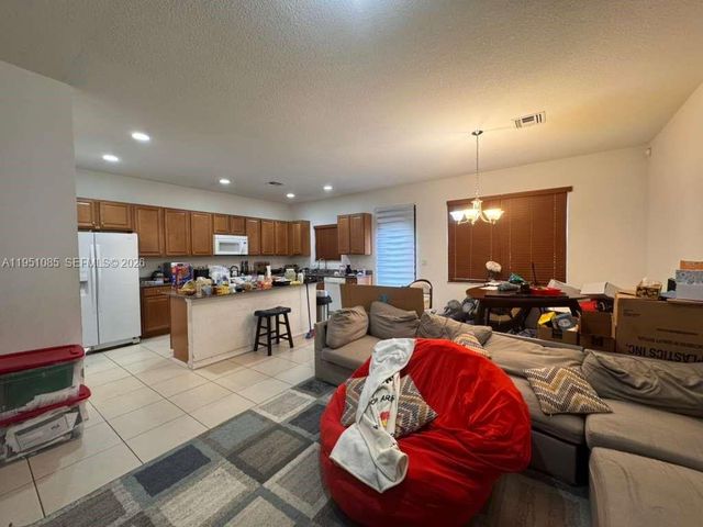 772 NE 191st Ter 772, Miami, FL 33179