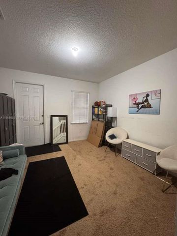 772 NE 191st Ter 772, Miami, FL 33179