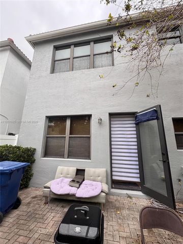 772 NE 191st Ter 772, Miami, FL 33179