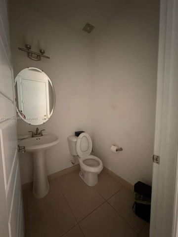 772 NE 191st Ter 772, Miami, FL 33179