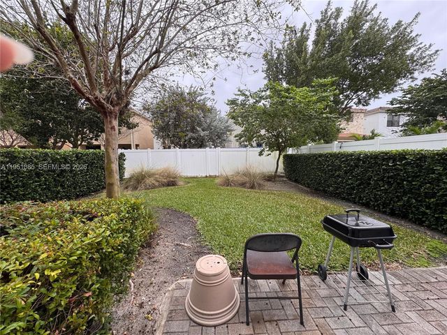 772 NE 191st Ter 772, Miami, FL 33179