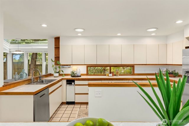 10700 NE Broomgerrie Road, Bainbridge Island, WA 98110