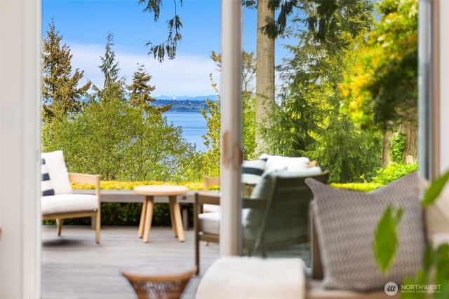10700 NE Broomgerrie Road, Bainbridge Island, WA 98110