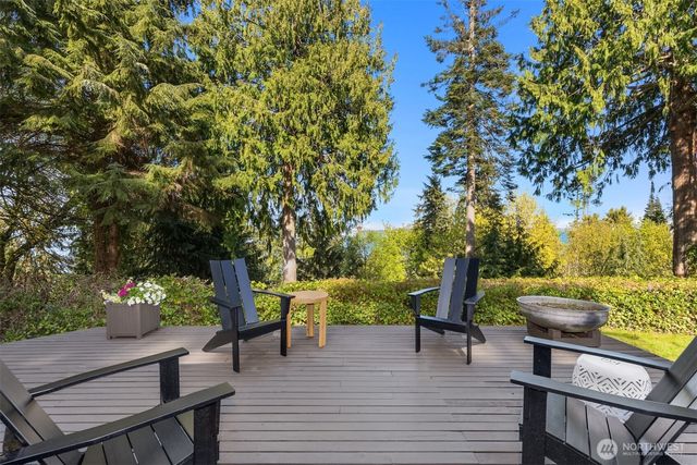 10700 NE Broomgerrie Road, Bainbridge Island, WA 98110