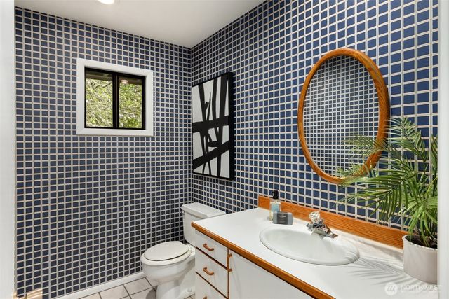 10700 NE Broomgerrie Road, Bainbridge Island, WA 98110