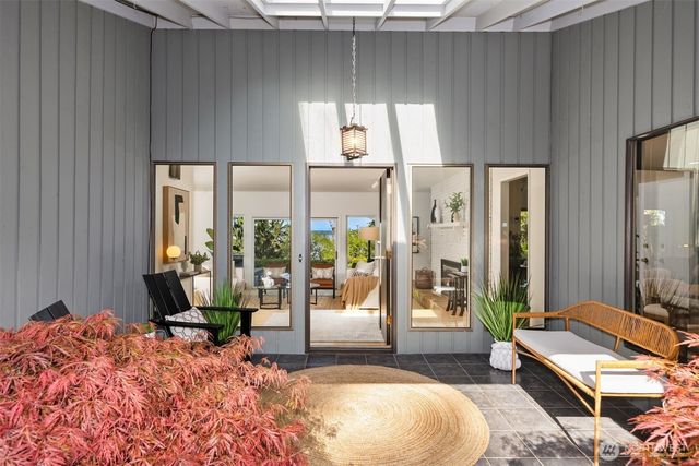 10700 NE Broomgerrie Road, Bainbridge Island, WA 98110