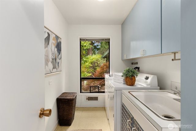 10700 NE Broomgerrie Road, Bainbridge Island, WA 98110